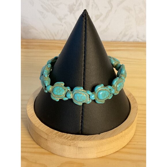 Stretchy Turtle Bracelet With Turquoise Beads - Picture 2 of 3